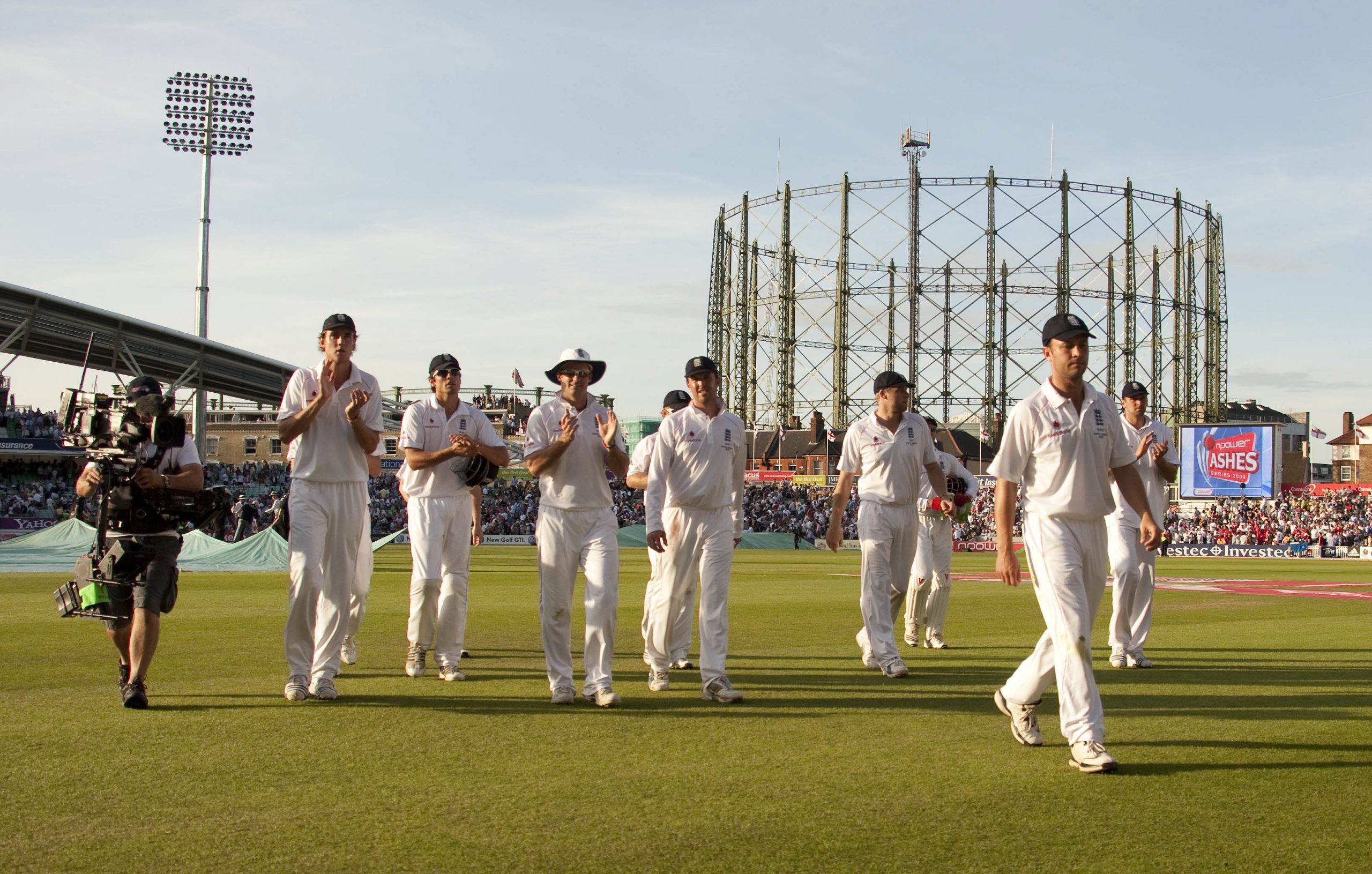 Oval_Lights_England