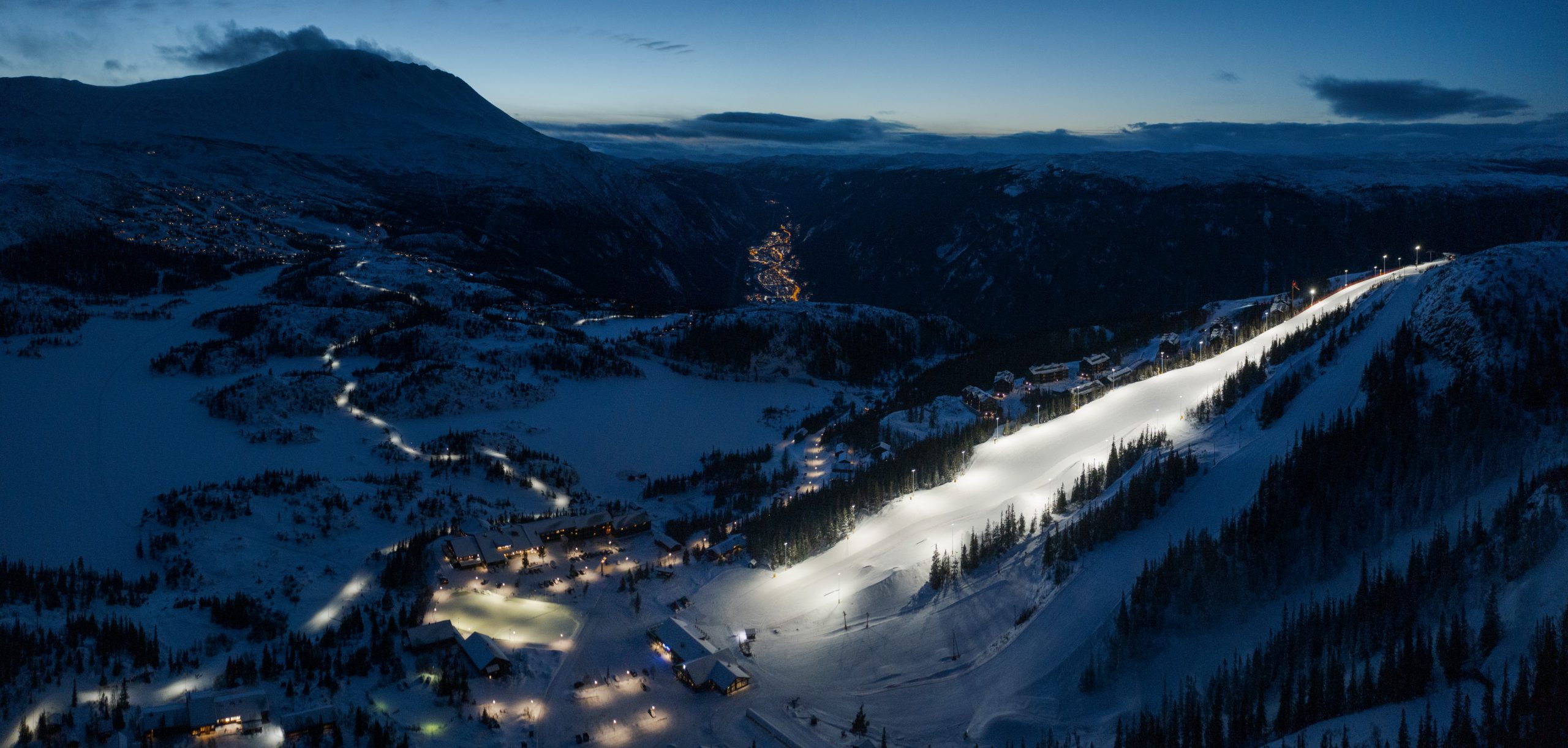Tinn, Gausta Skisenter - idrettsbelysning - 20220202-363-364 Tinn, Gausta Skisenter - idrettsbelysning - 20220202-363-364